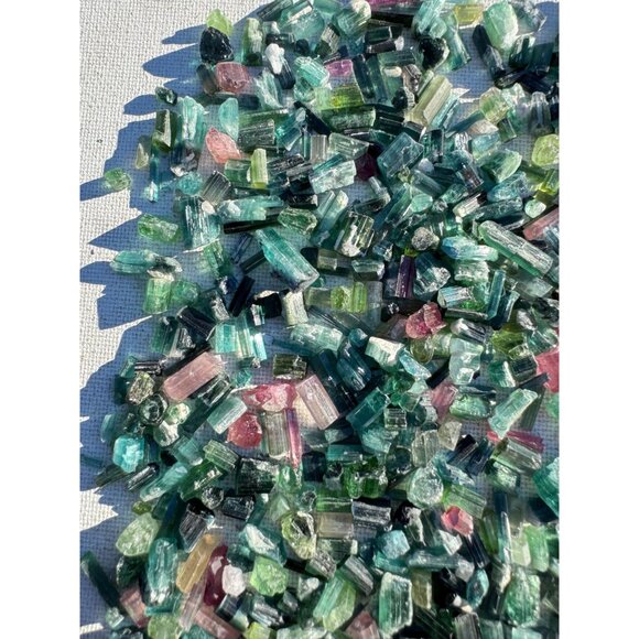 Tourmaline Crystals Lot - 146.7 grams / 733 carats - Picture 2 of 8